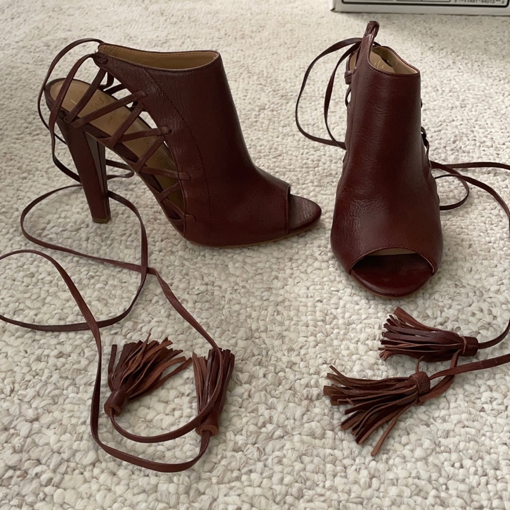 Like new Banana Republic leather open-toe booties